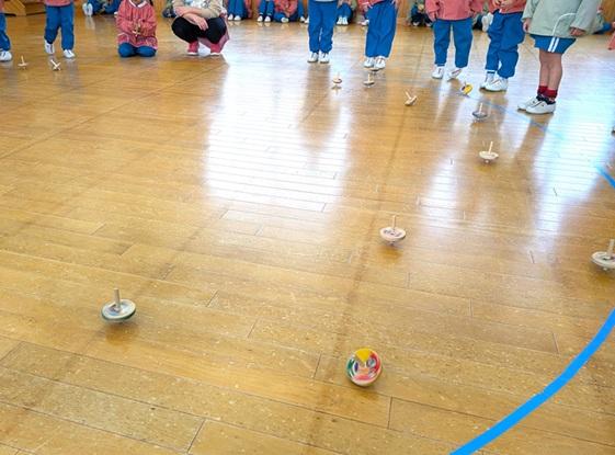 ☆こま・なわとび大会～年少組～